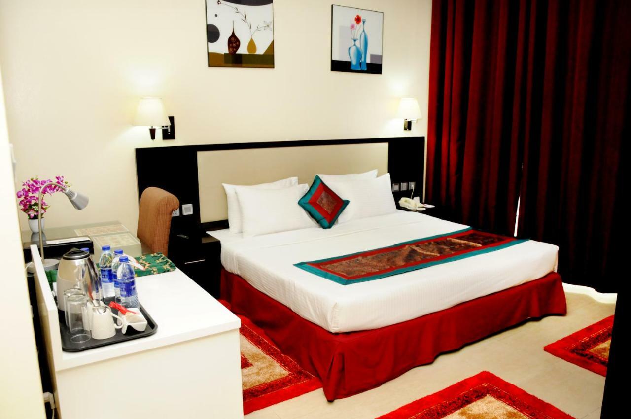 Rainbow Hotel Дубай Экстерьер фото